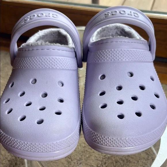 Crocs Women's Vaya Lined Clog. Lavender Fuzzy Slippers Size 7; EUC - Picture 1 of 11